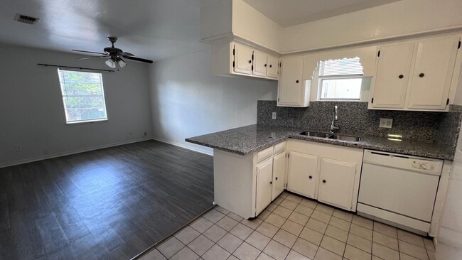 1326 Blair St in Houston, TX - Building Photo - Building Photo