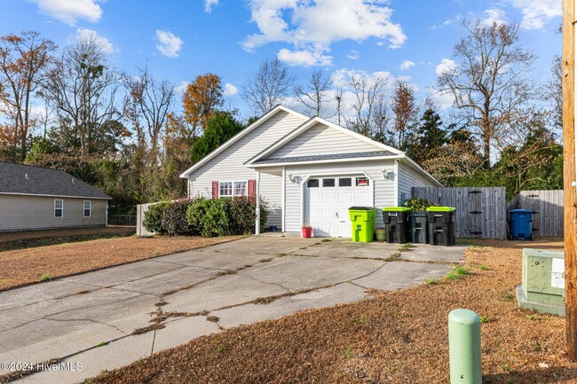 132 Oakley Dr in New Bern, NC - Building Photo - Building Photo