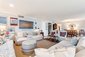 6306 Bandera Ave in Dallas, TX - Building Photo - Building Photo