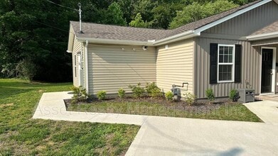112 Bennett Ln in Oak Ridge, TN - Building Photo - Building Photo
