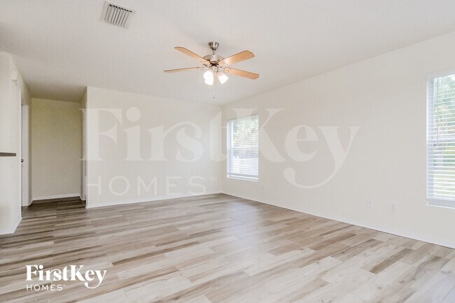 17006 Falconridge Rd in Fish Hawk, FL - Building Photo - Building Photo