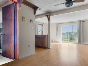 130 Purgatory Rd in Middletown, RI - Building Photo - Building Photo
