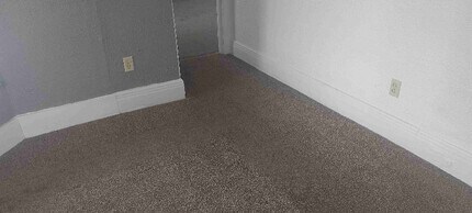 326 W 5th St-Unit -4 in Erie, PA - Building Photo - Building Photo