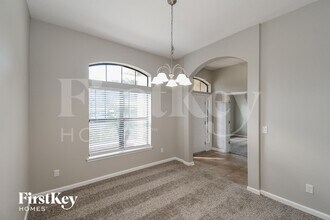 13737 Devan Lee Dr N in Jacksonville, FL - Foto de edificio - Building Photo