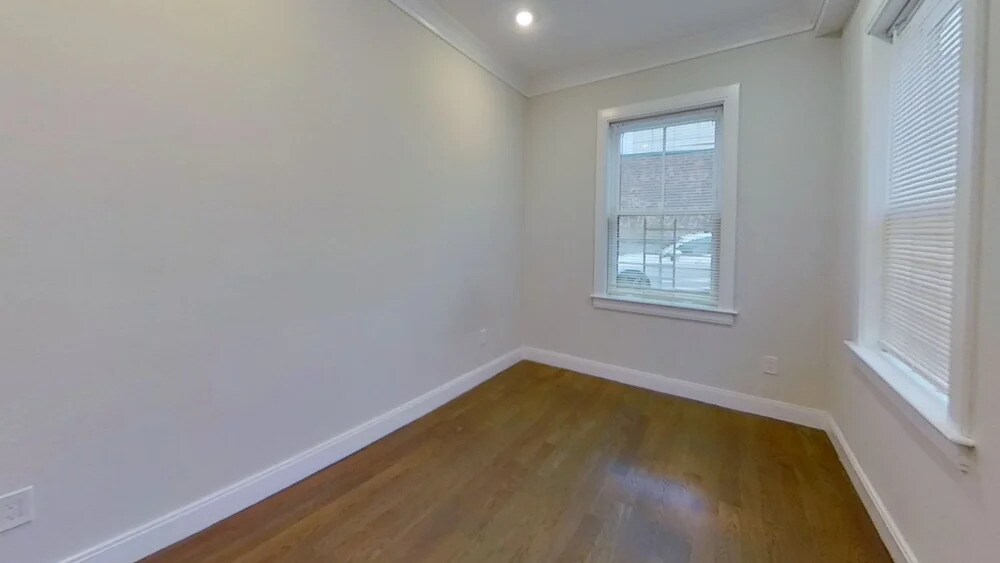 80 Linden St in Boston, MA - Building Photo
