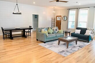 649 SW 2nd St in Bentonville, AR - Building Photo - Building Photo