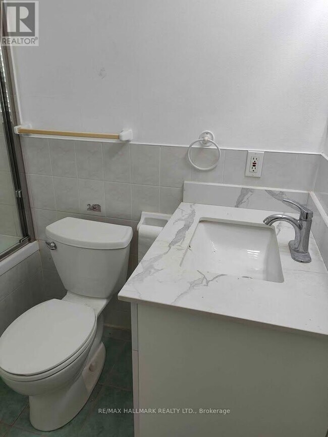 372 Woodbine Ave in Toronto, ON - Building Photo - Building Photo