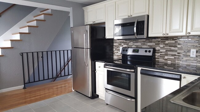 81 Summer St, Unit 2, Unit 2