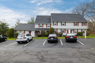 Stonecleave Village in Methuen, MA - Foto de edificio - Building Photo