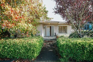 1911 H St in Eureka, CA - Building Photo