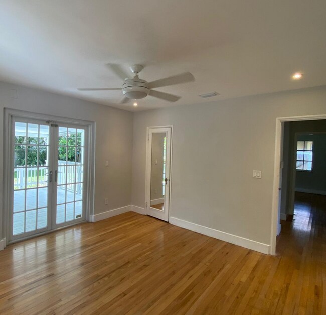 668 NW 72nd Terrace in Miami, FL - Building Photo - Building Photo