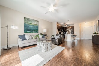 Meridian at Sutton Square in Raleigh, NC - Building Photo - Building Photo