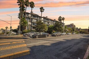 310 South Virgil Ave in Los Angeles, CA - Building Photo