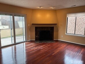 92 Gate House Ln in Edison, NJ - Building Photo - Building Photo