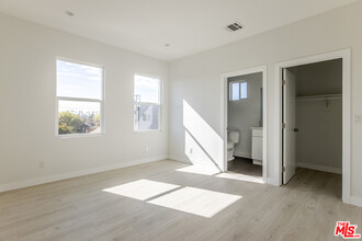 1143 Irolo St-Unit -Unit C in Los Angeles, CA - Building Photo - Building Photo