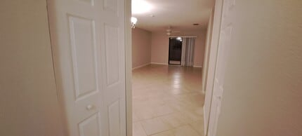 10011 Maddox Ln, Unit A201 in Bonita Springs, FL - Building Photo - Building Photo