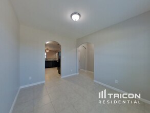 215 Kennedy Dr in Venus, TX - Building Photo - Building Photo