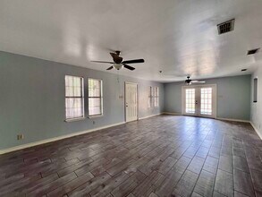 207 Martingale in Laredo, TX - Building Photo - Building Photo