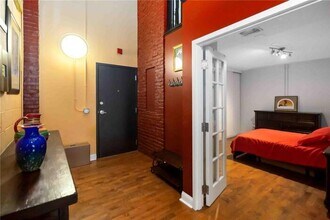 62 W Colonial Dr in Orlando, FL - Building Photo - Building Photo