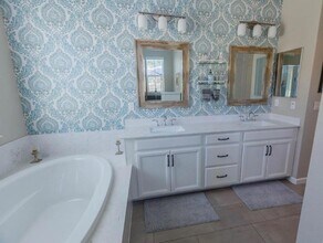 2145 Capri Dr in Roseville, CA - Building Photo - Building Photo