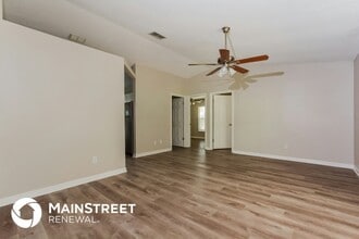 910 Kentucky Blvd in Eustis, FL - Foto de edificio - Building Photo