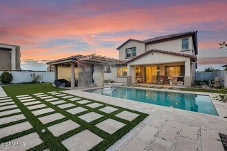 15309 W Latham St in Goodyear, AZ - Building Photo - Building Photo
