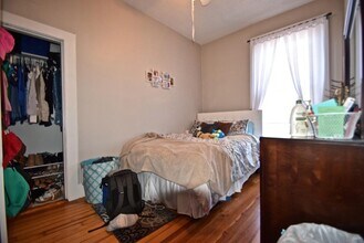 554 E 4th St, Unit 3 in Boston, MA - Foto de edificio - Building Photo