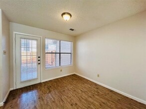 8913 Schick Rd in Austin, TX - Building Photo - Building Photo