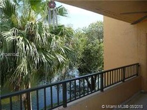 10885 NW 7th St in Miami, FL - Building Photo - Building Photo