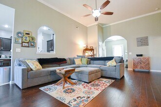 3765 Silver Fox Ln in Clarksville, TN - Building Photo - Building Photo