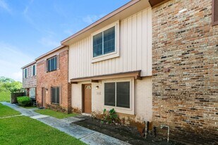 3003 Falk Ct in La Porte, TX - Building Photo