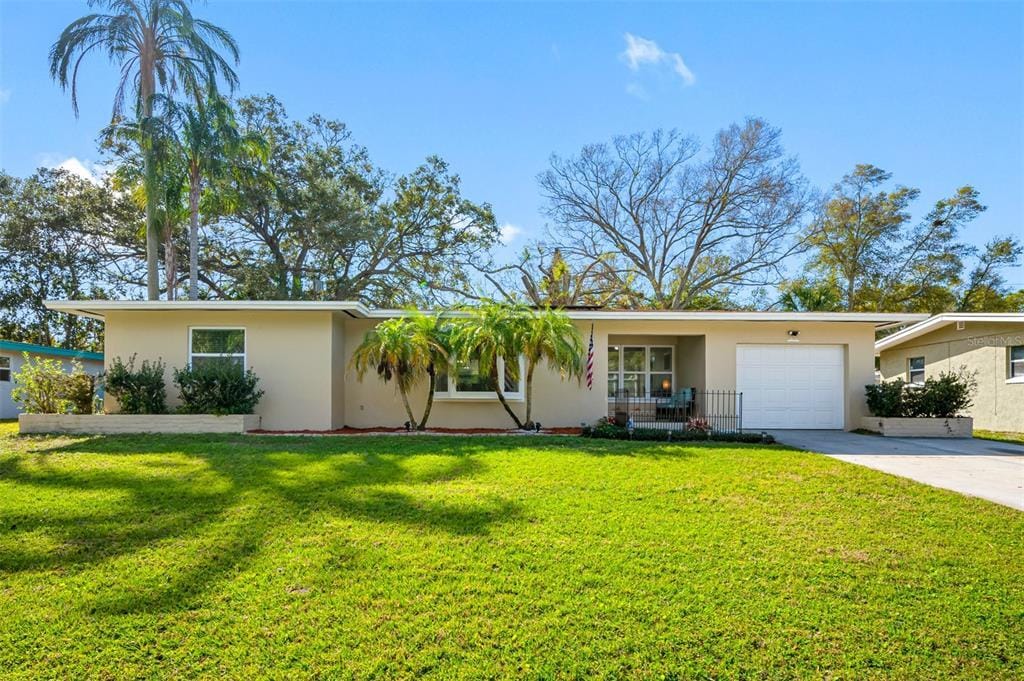 1411 Pine Brook Dr in Clearwater, FL - Building Photo