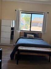 22717 Macfarlane Dr in Woodland Hills, CA - Building Photo - Building Photo