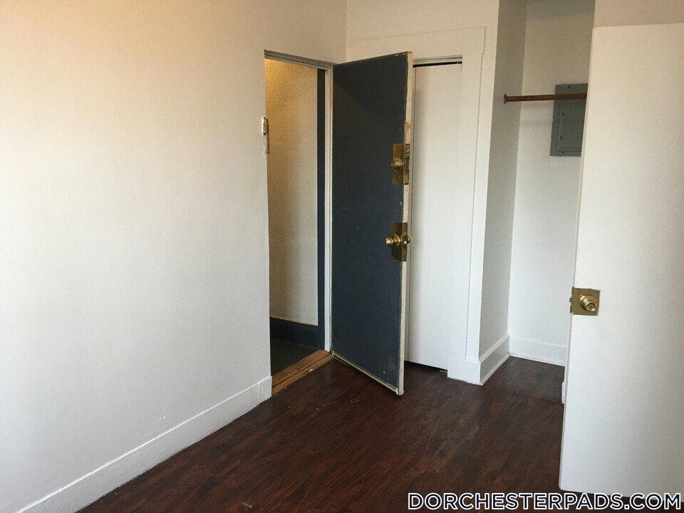 451 Norfolk St in Boston, MA - Building Photo