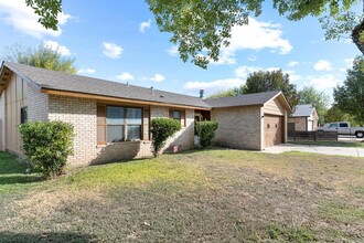 1703 W Mesa Park Dr, Unit Up in Round Rock, TX - Building Photo - Building Photo