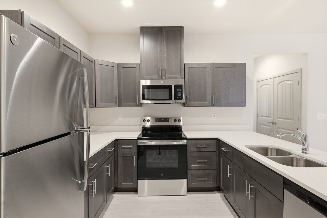 Flats at Twenty in La Grange, KY - Foto de edificio