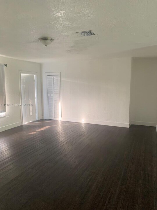 2355 NW 207th St in Miami Gardens, FL - Building Photo