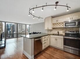 2 E Erie St, Unit 1501 in Chicago, IL - Building Photo