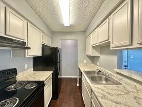 410 W Heritage Dr in Tyler, TX - Building Photo - Building Photo