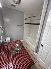 4927 Leeland St in Houston, TX - Foto de edificio - Building Photo