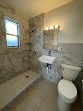 3137 Avenue J, Unit 6 in Riviera Beach, FL - Foto de edificio - Building Photo