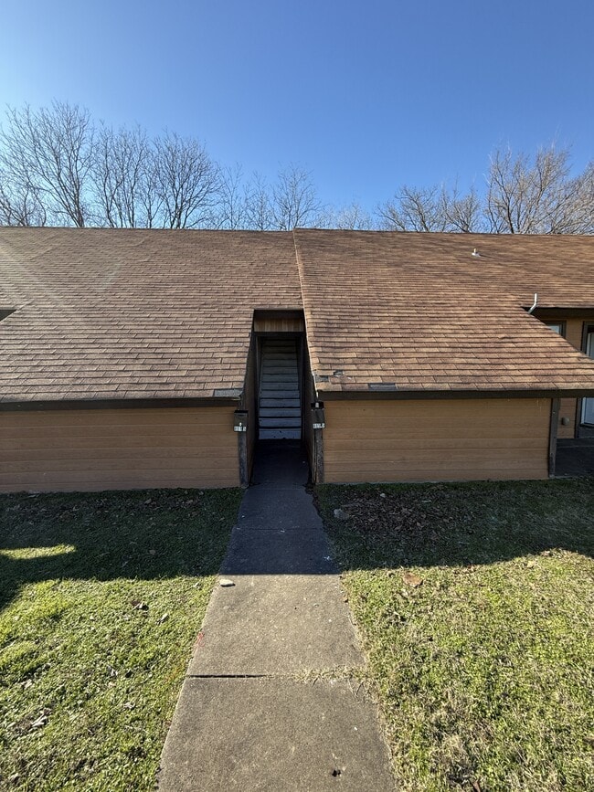 property at 805 1/2 M St NW