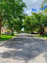 517 Robin Hood Cir in Naples, FL - Building Photo - Building Photo