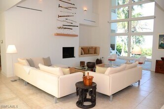 56 Gulf Shore Blvd S in Naples, FL - Building Photo - Building Photo