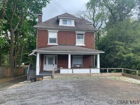 1070 Luzerne St in Johnstown, PA - Building Photo