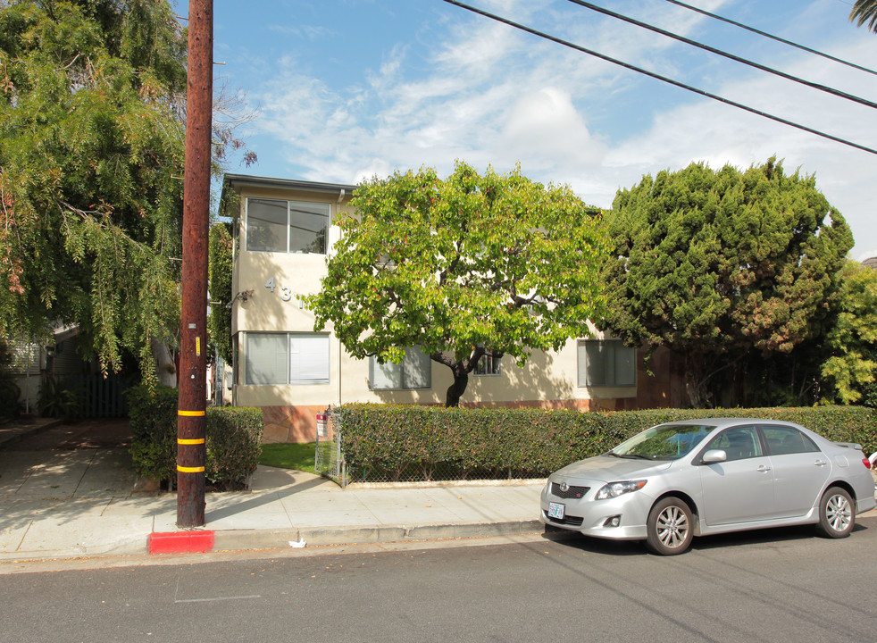 431 Raymond Ave in Santa Monica, CA - Building Photo