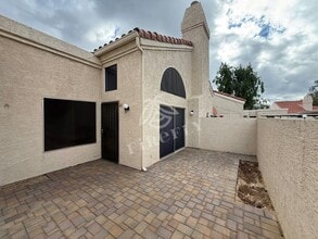 1111 W Summit Pl in Chandler, AZ - Building Photo - Building Photo