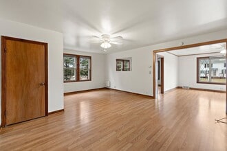 25 E Chestnut Ave in Cortland, IL - Building Photo - Building Photo