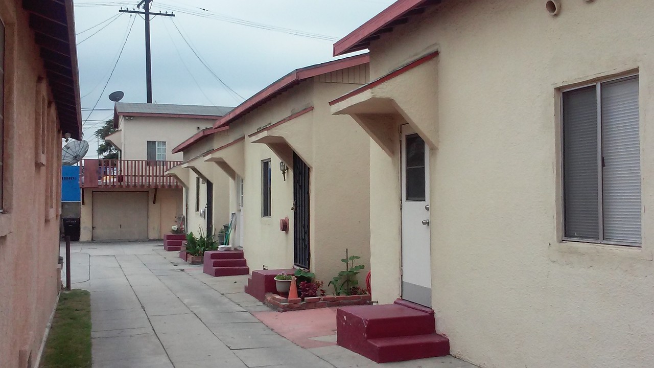 3532 E 58th St in Maywood, CA - Foto de edificio