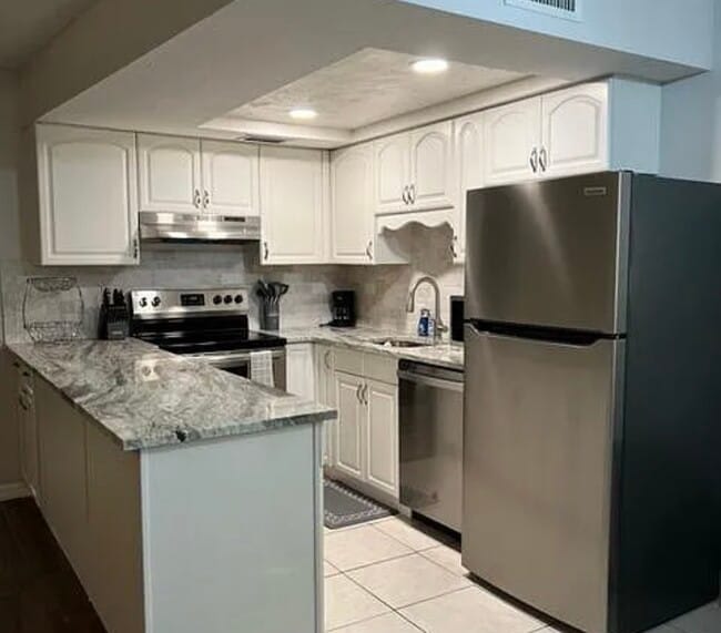 220 Park Blvd N, Unit 103 in Venice, FL - Foto de edificio - Building Photo